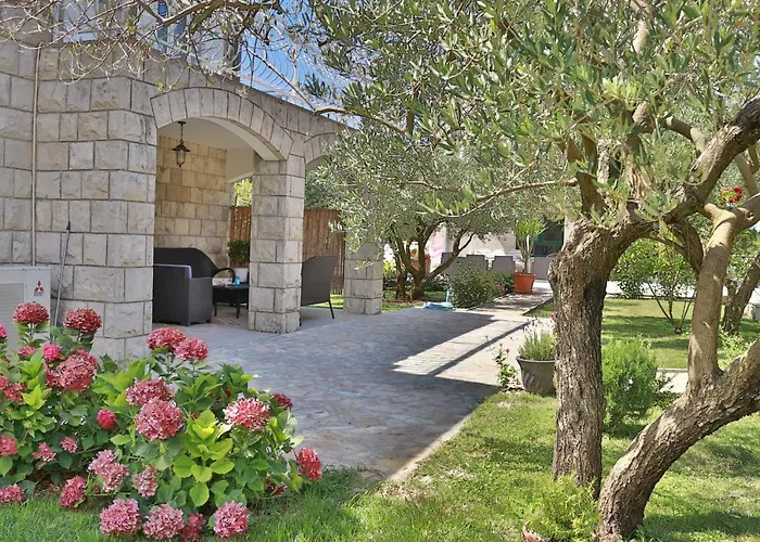 וילה Grand Pinea Čilipi